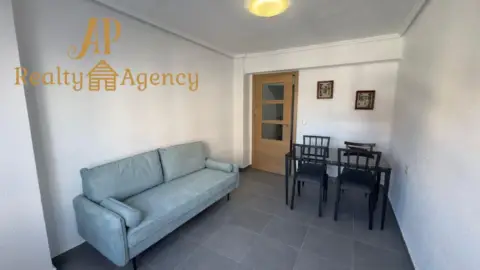 Piso en calle de Aparicio Albiñana