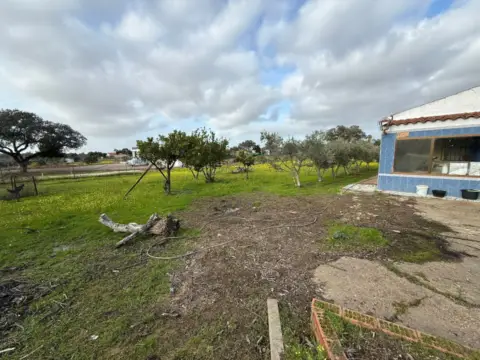 Chalet rústico en Urbanización Tres Arroyos