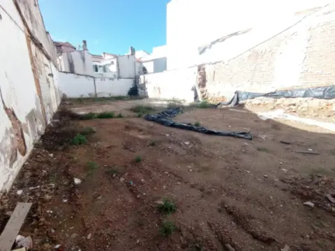 Terreno en calle de Salvador Castillo