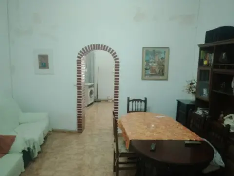 Casa pareada en calle Juan Miguel