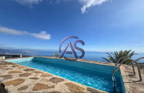 Chalet rústico en Lomo de Mena