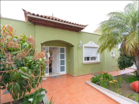 Chalet en calle Suecia