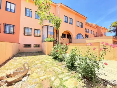 Chalet adosado en calle de Góngora