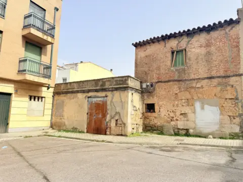 Edificio en Plaza de Poniente