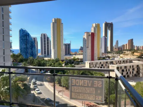 Apartamento en calle Presidente Adolfo Suarez