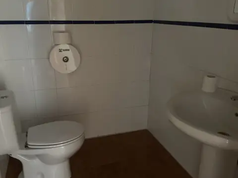 Local comercial en Avenida del País Valenciano