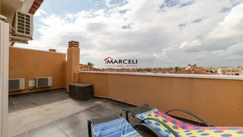 Piso en calle Abeto, 1