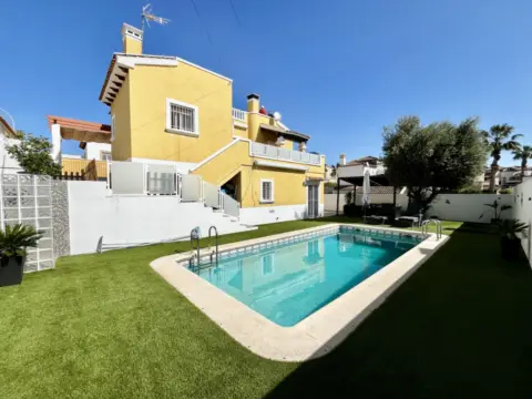 Casa unifamiliar en Carrer de Marbella, 68