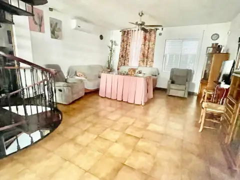 Casa en Doña Mencía