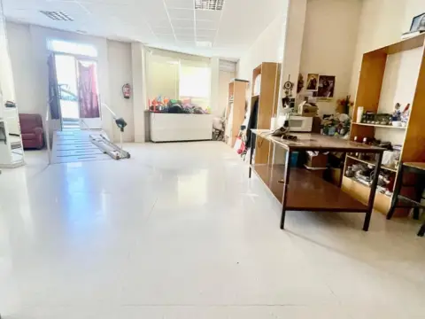 Local comercial en Baena
