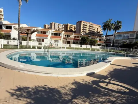 Casa adosada en Carrer de Tenerife