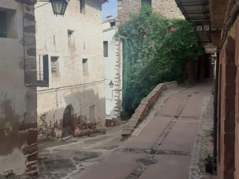 Casa rústica en calle de Aguilera Cerní