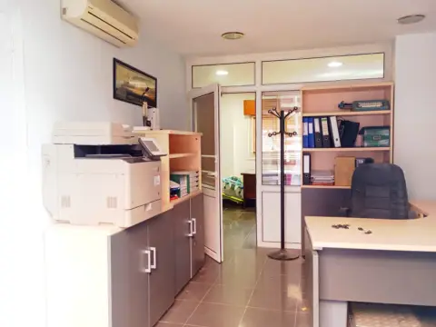Local comercial en calle de Aita Zameza, 3