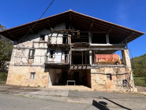 Chalet rústico en calle Olabarri, nº 16