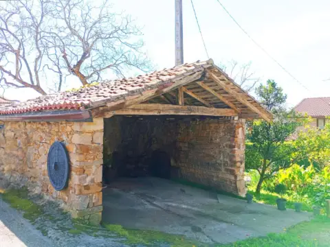 Casa adosada en Barrio de Mesterika, 54