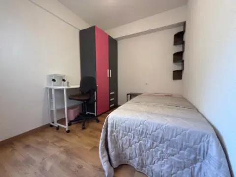 Habitación en calle de Pradilla