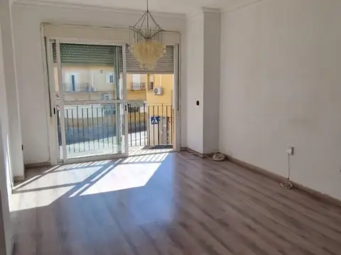 Piso en calle Isbilia, 1