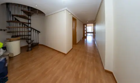 Dúplex en calle del Cine