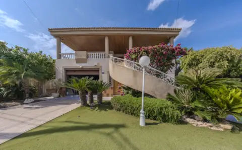 Casa en Carril de la Torre