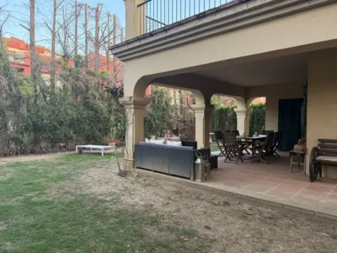 Chalet pareado en calle calle Baja