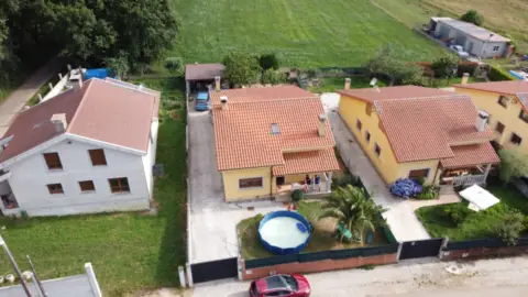 Casa en calle  Carballude Donsion, nº 37