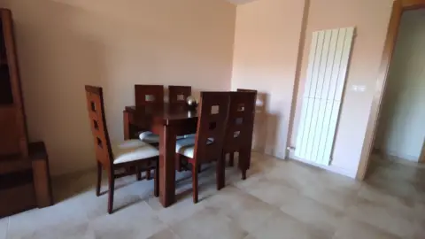 Piso en Avenida Xosé Cuíña, 5