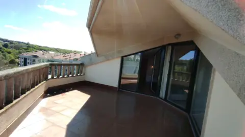 Piso en Avenida Xosé Cuíña, 5