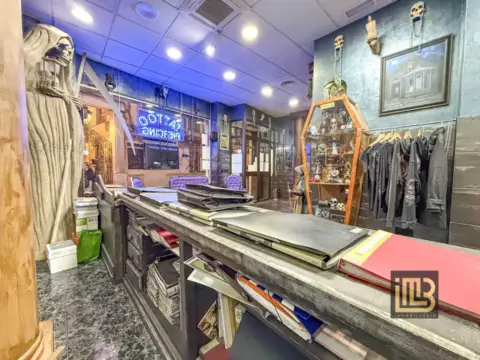 Local comercial en calle Ollerías