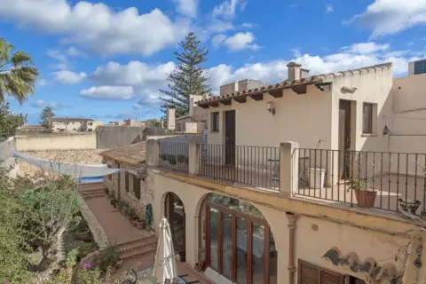 Casa adosada en Carrer de Majoral, 1