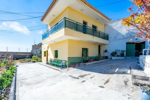 Casa en calle del Frontón