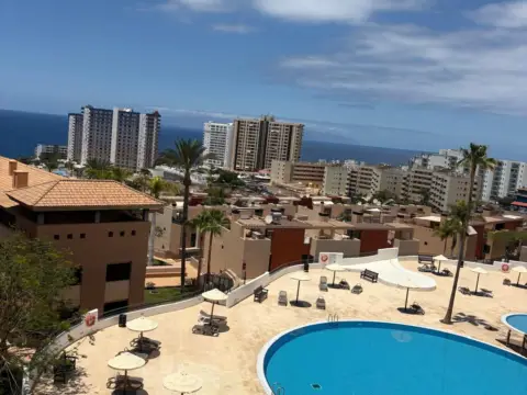 Piso en Avenida Adeje 300