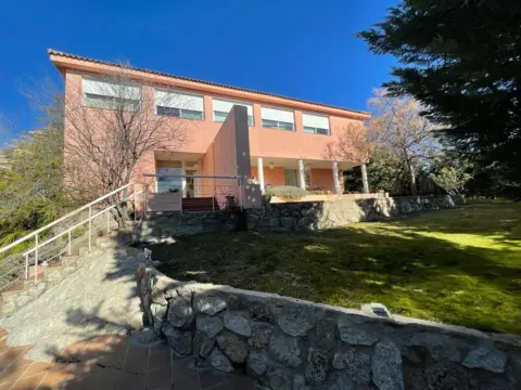 Chalet unifamiliar en Los Robles