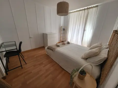 Habitación en calle de Jacometrezo, 15