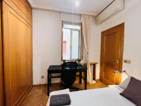 Habitación en calle de Fernández de los Ríos, 67
