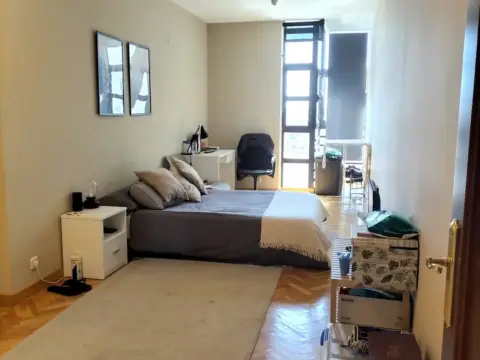Habitación en calle de Jacometrezo