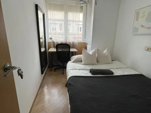 Habitación en calle de Fernández de los Ríos, 67