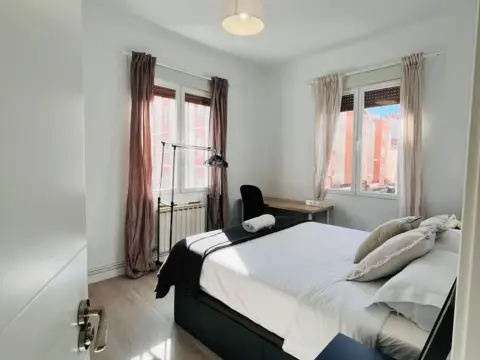 Habitación en calle de Gabriel Lobo, 25