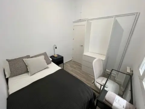 Habitación en calle de Gabriel Lobo, 25
