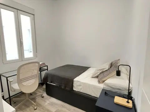 Habitación en calle de Gabriel Lobo, 25