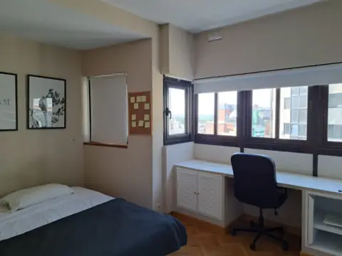 Habitación en calle de Jacometrezo, 15