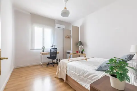Habitación en calle de Fernández de la Hoz