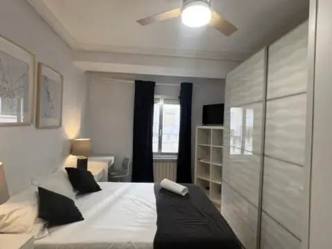 Habitación en calle de la Arquitectura