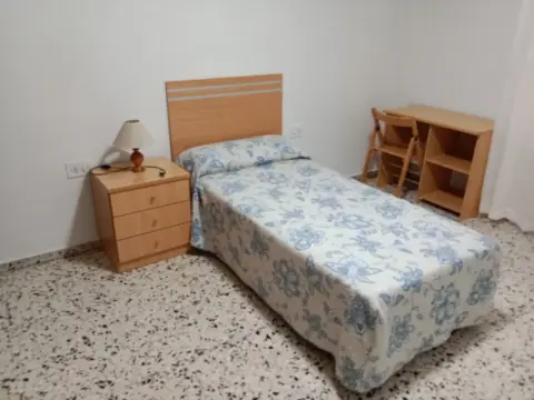 Habitación en calle de Antonio Mora Ferrández