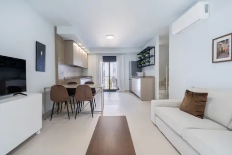 Dúplex en calle Braulio Moreno, 4