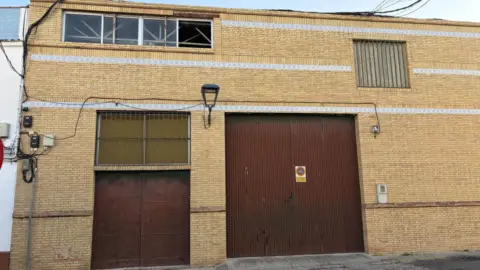 Nave industrial en calle de Teodosio