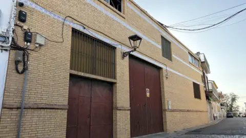 Nave industrial en calle de Teodosio