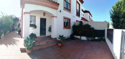 Chalet pareado en Huévar del Aljarafe