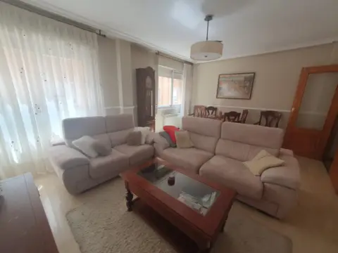 Piso en Cañamares-Libertad