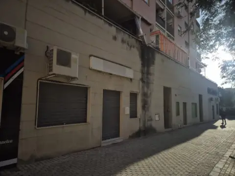 Local comercial en Plaza del Moguer