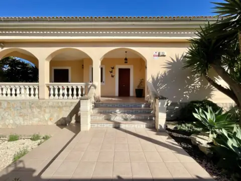 Chalet unifamiliar en Carrer del Pinar